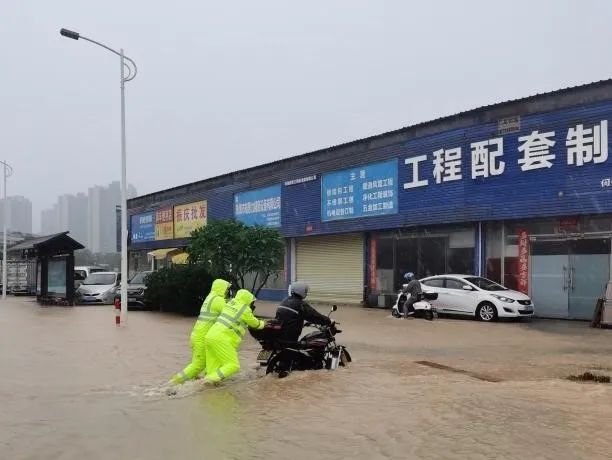 降雨量刷新珠海记录，珠海水控集团紧急排涝